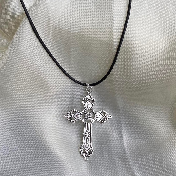Gothic Cross Necklace - Picture 1 of 1